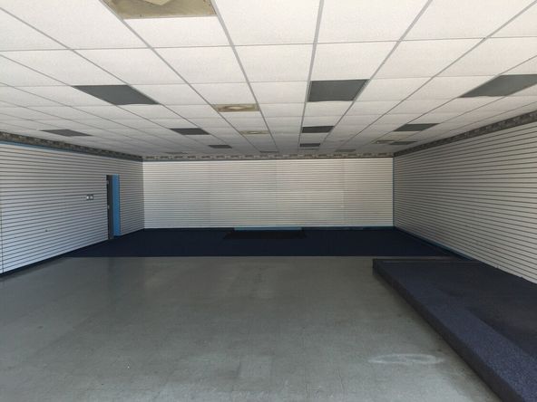 Retail/Medical Spaces For Lease: 1440 Dunn Ave, Jacksonville, FL 32218